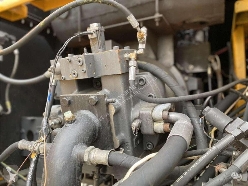 Rýpadlo JCB ISUZU MANUAL PUMP