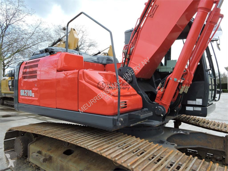 جرافة Kobelco SK210