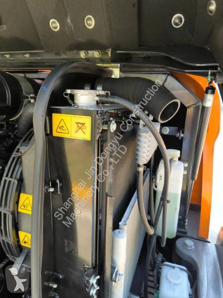 Lopatový nakládač Develon DX60W ECO