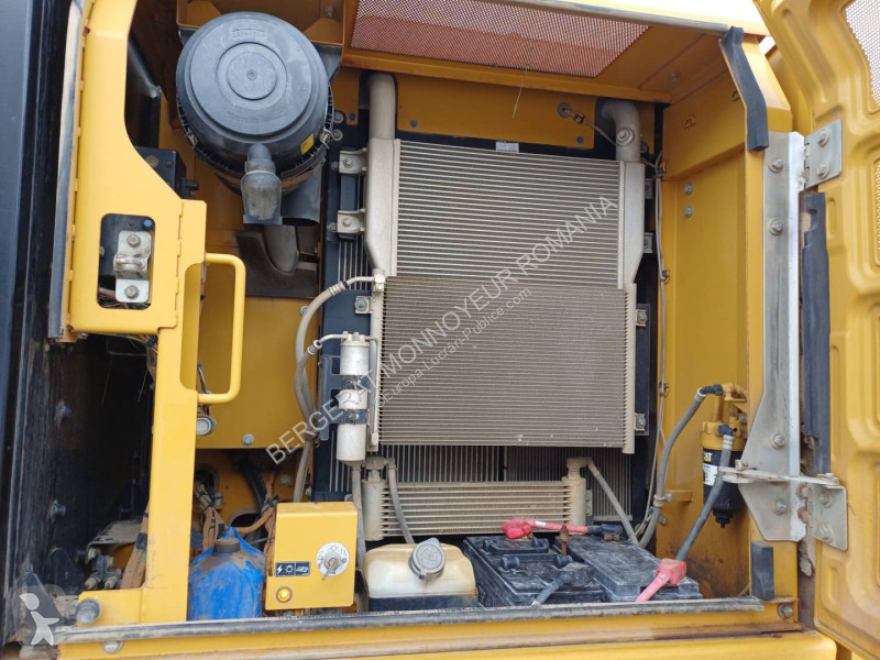 Excavator Caterpillar 318FL