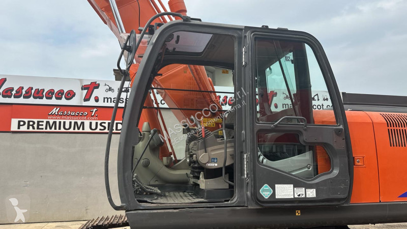 Escavatore Hitachi