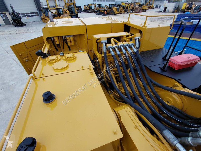 Rýpadlo Caterpillar 390F