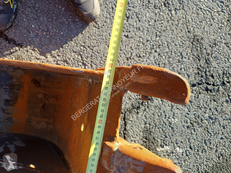 جرافة Caterpillar 305E2