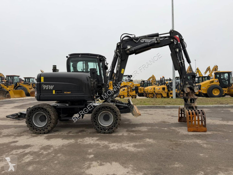 Экскаватор Yanmar B95W
