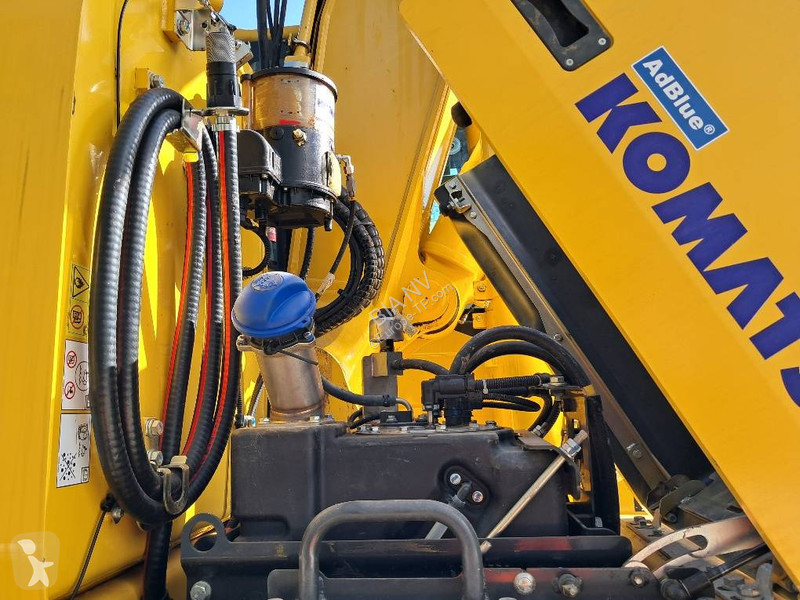 جرافة Komatsu 11E0
