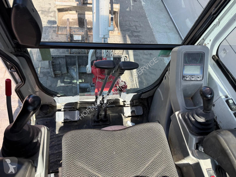 جرافة Takeuchi TB216