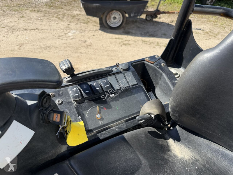 جرافة JCB