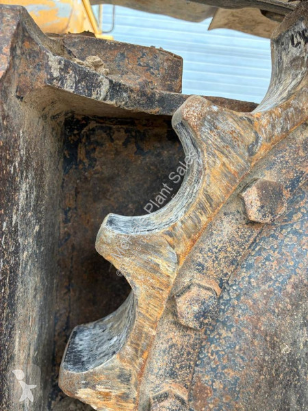 جرافة Komatsu LC8