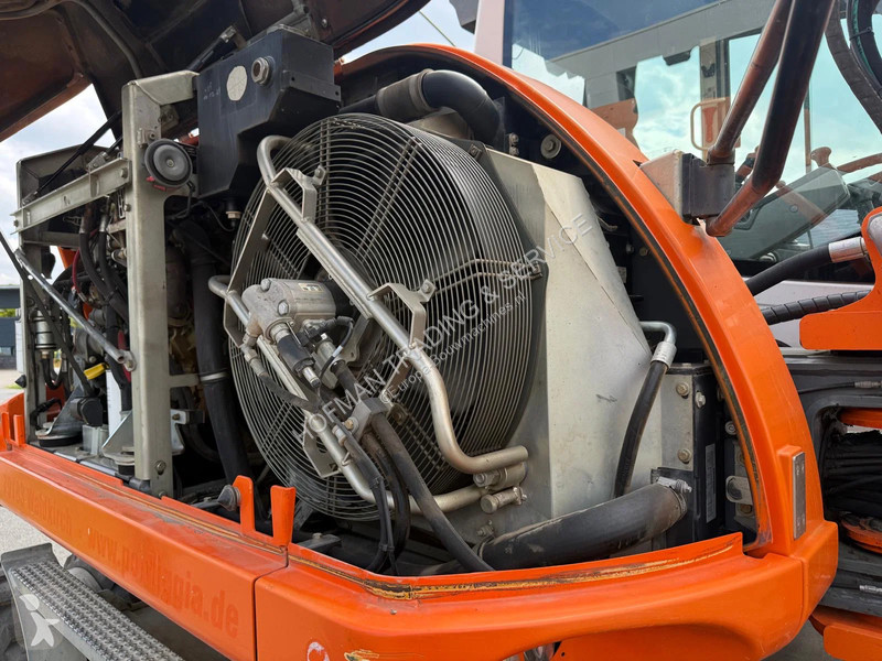 جرافة Liebherr Compact | A/C