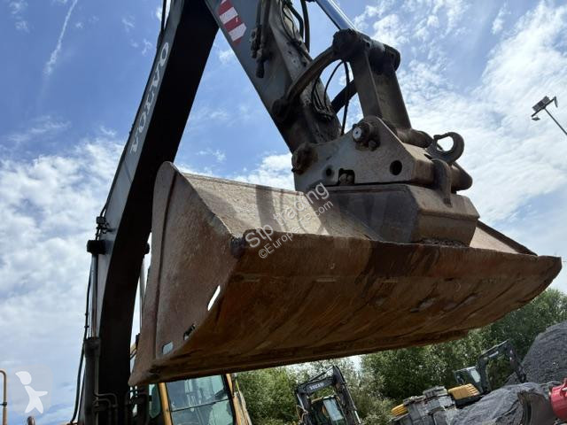 Rýpadlo Volvo EC210