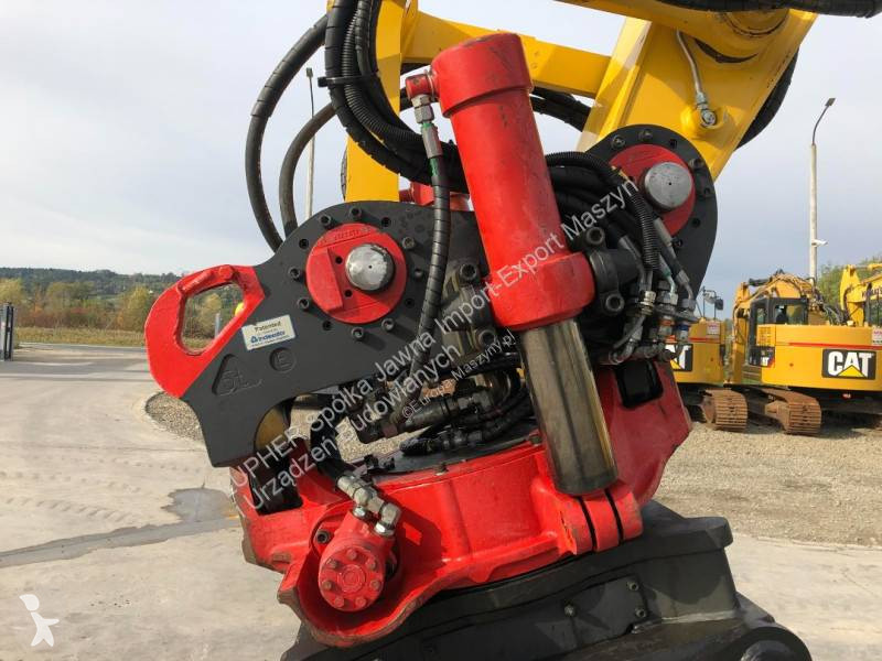 Lopatový nakládač Komatsu PW180-7E0
