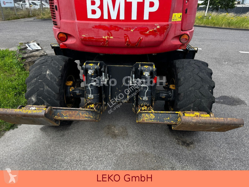 Rýpadlo Komatsu PW118MR-8 Mit Drei Löffeln