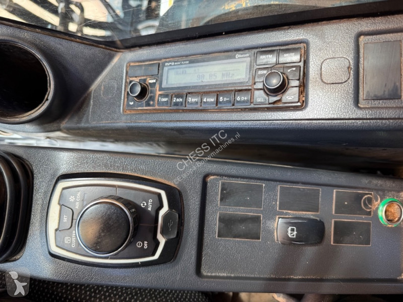 جرافة Hyundai HX 220 L - L - HX 220