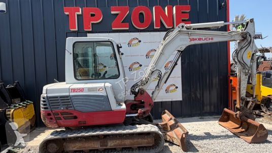 جرافة Takeuchi tb250 clim à 27 900 € ht