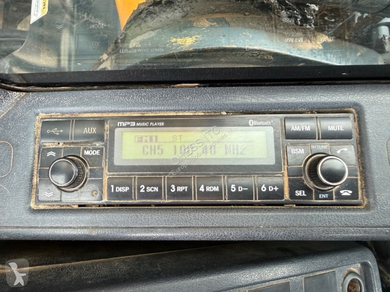 جرافة Hyundai HX 220 L - L - HX 220