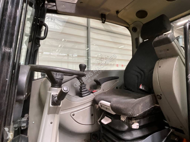 جرافة Yanmar B 75 W