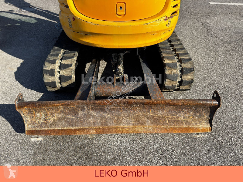 Lopatový nakládač JCB RTS