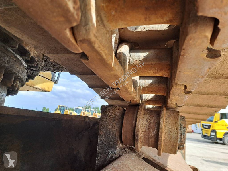 جرافة Caterpillar UHD