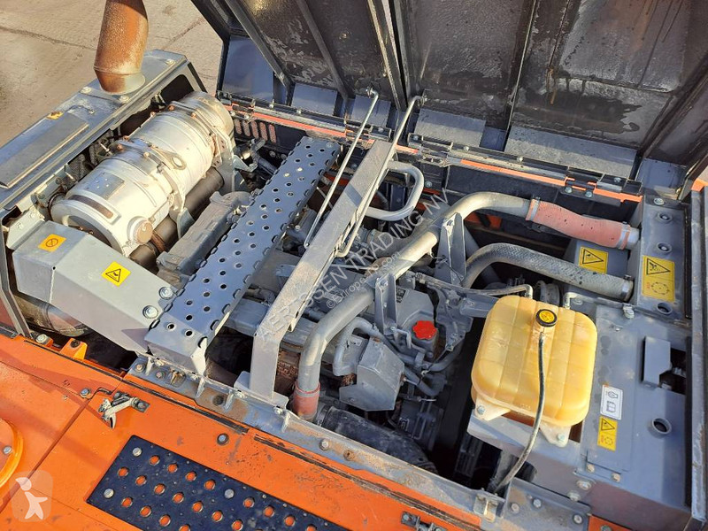 Lopatový nakládač Hitachi 6