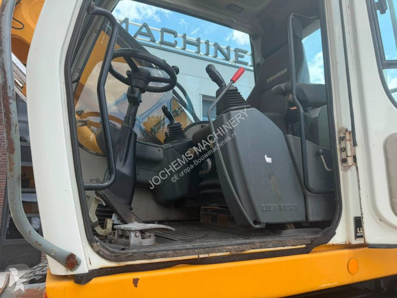 جرافة Liebherr