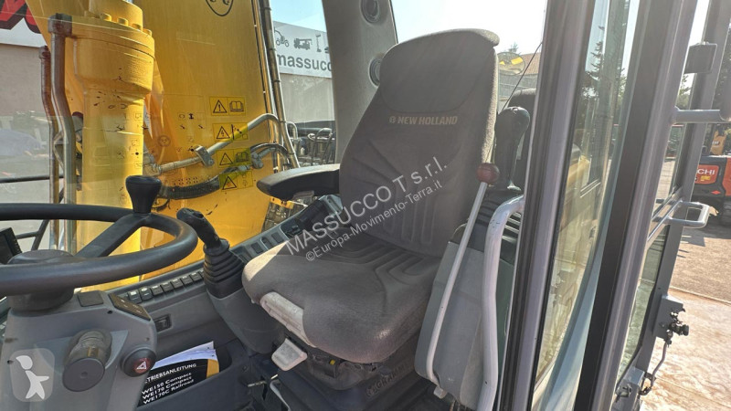 جرافة New Holland WE170C