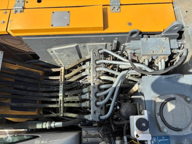 جرافة Liebherr Compact