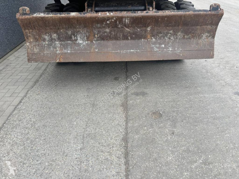 جرافة Caterpillar F