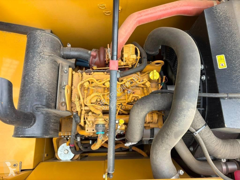 Rýpadlo Caterpillar 321 (New / Non CE + EPA)