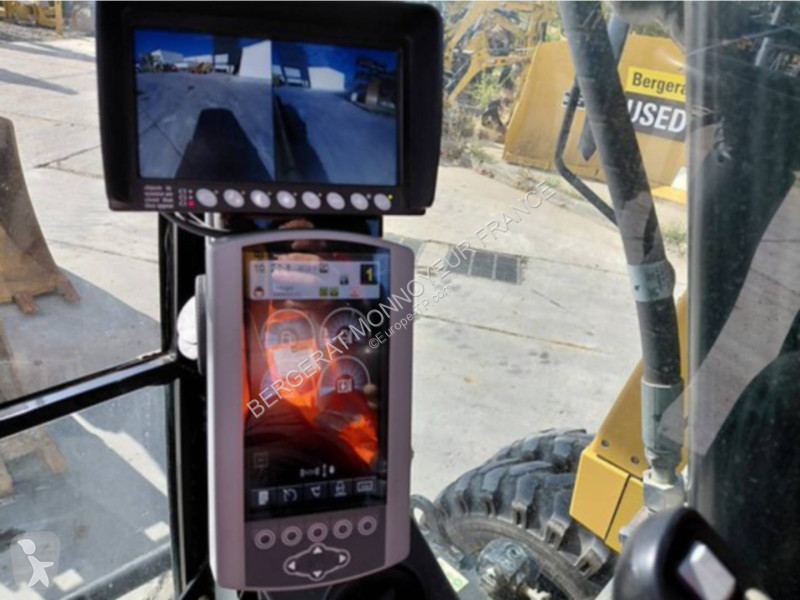 Багер Caterpillar M320F
