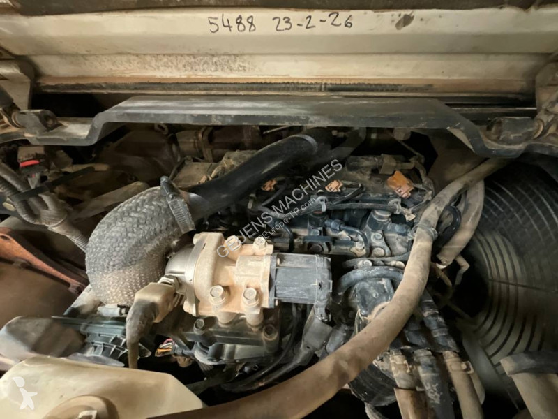 Lopatový nakládač Takeuchi 280
