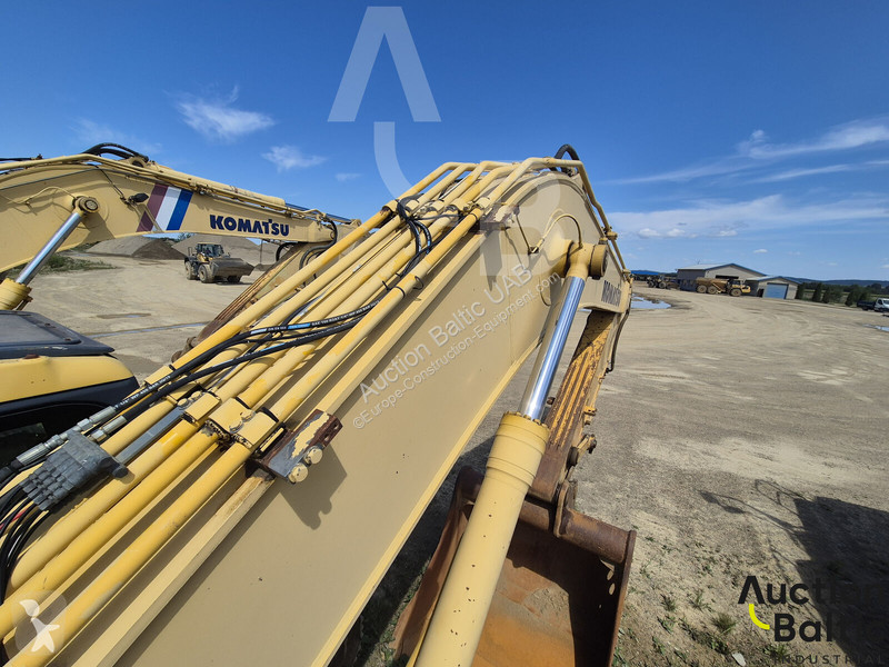 جرافة Komatsu