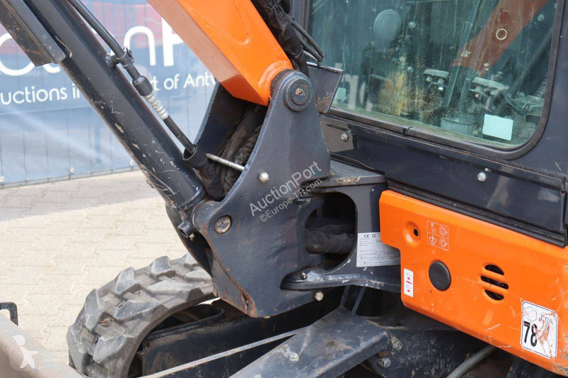 Rýpadlo Hitachi ZX26U-6 CLR