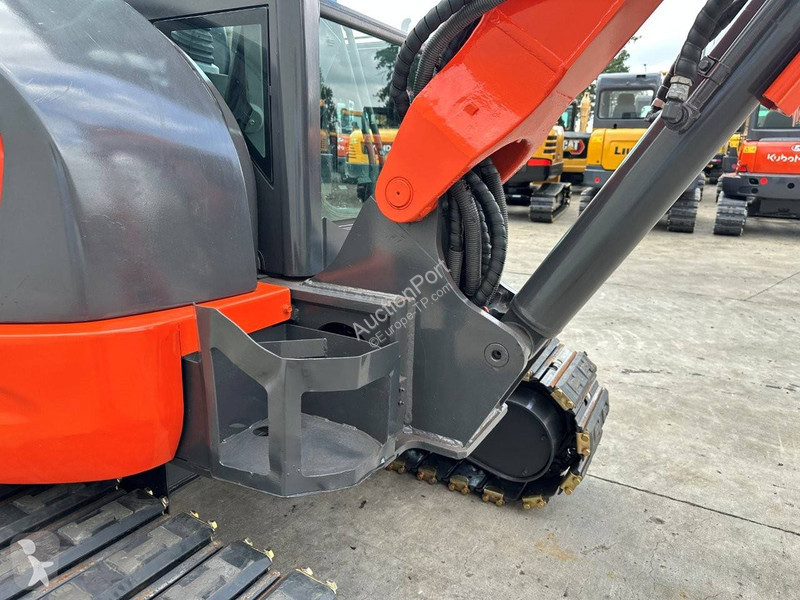 جرافة Kubota KX155-5