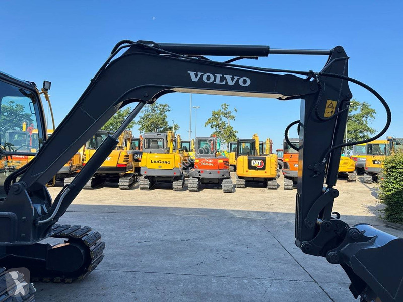 جرافة Volvo