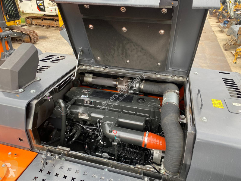Lopatový nakládač Develon DX360LCA-7M .