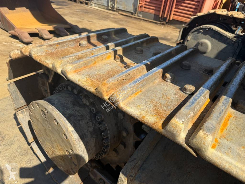 جرافة Caterpillar F L