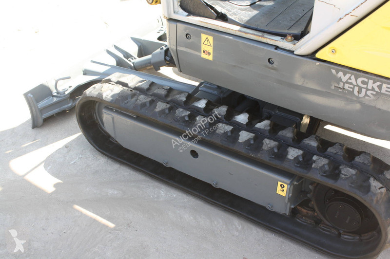 جرافة Neuson ET16