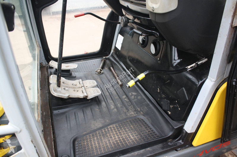 جرافة Neuson ET24 VDS