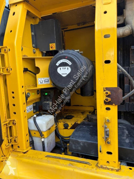 جرافة Komatsu LC10