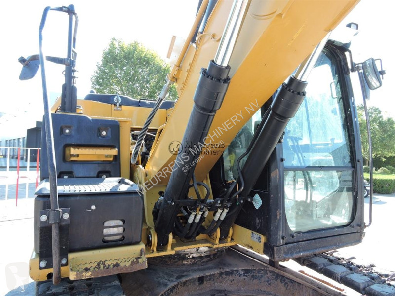 جرافة Caterpillar L