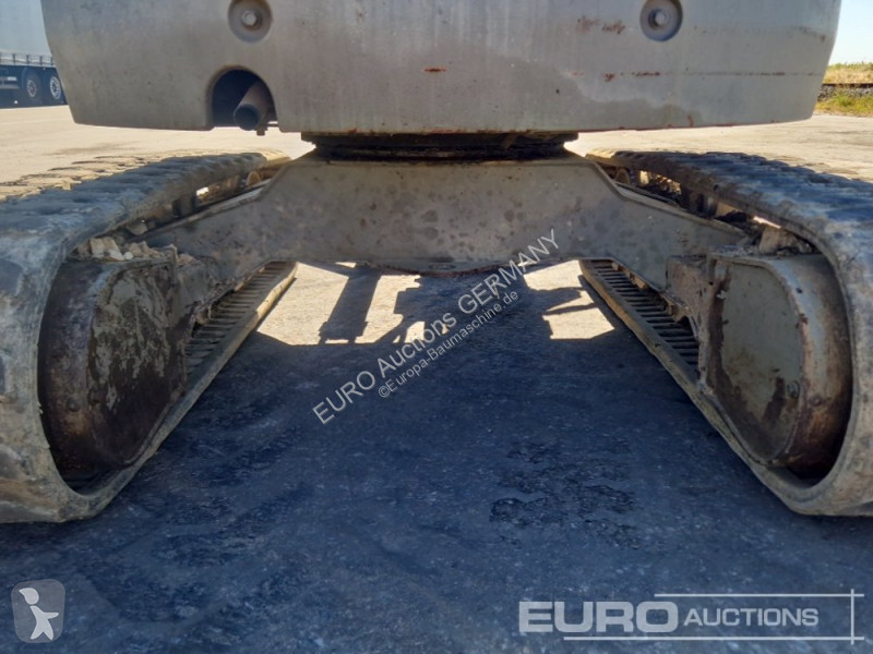 جرافة Volvo ECR25D