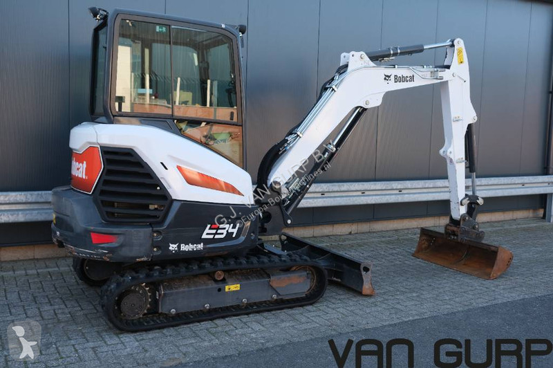 Lopatový nakládač Bobcat E34 | 2023 | 379h