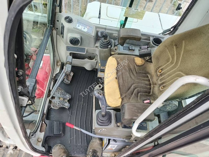 Excavator Takeuchi 5 ton rups graafmachine...