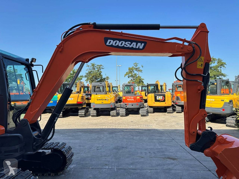 جرافة Doosan 9C