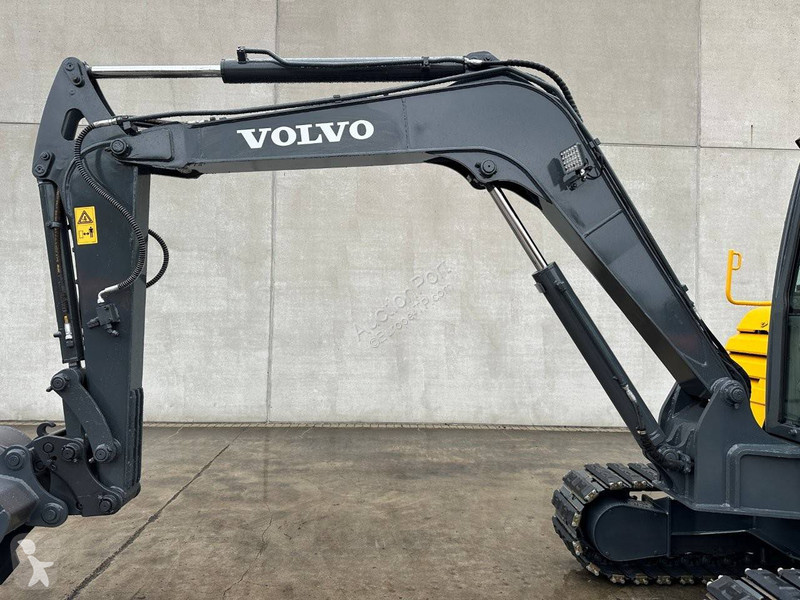Excavadora Volvo EC60C