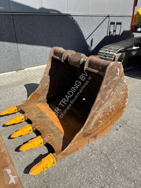 Pelle Volvo 250 ENL (Two buckets)