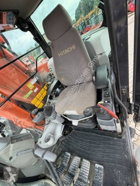 Pelle Hitachi