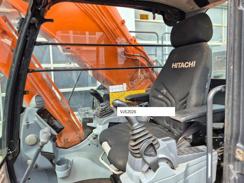 Pelle Hitachi 7 + Demarec DXS-60