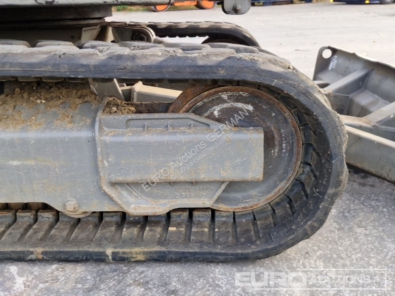 Багер Volvo ECR25D