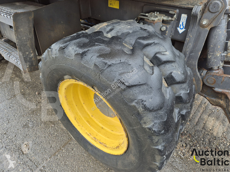 Pelle New Holland 36